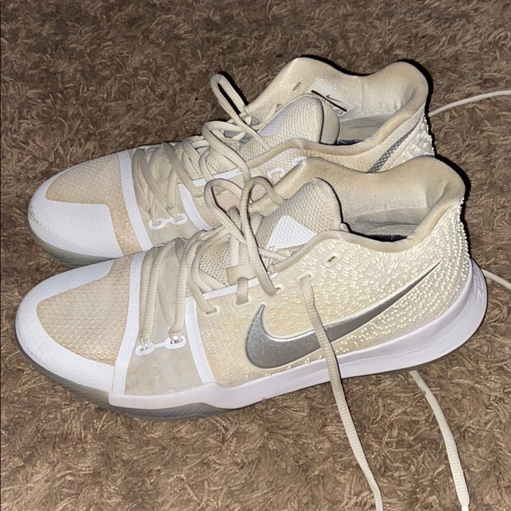 Kyrie 3 Men’s Shoes